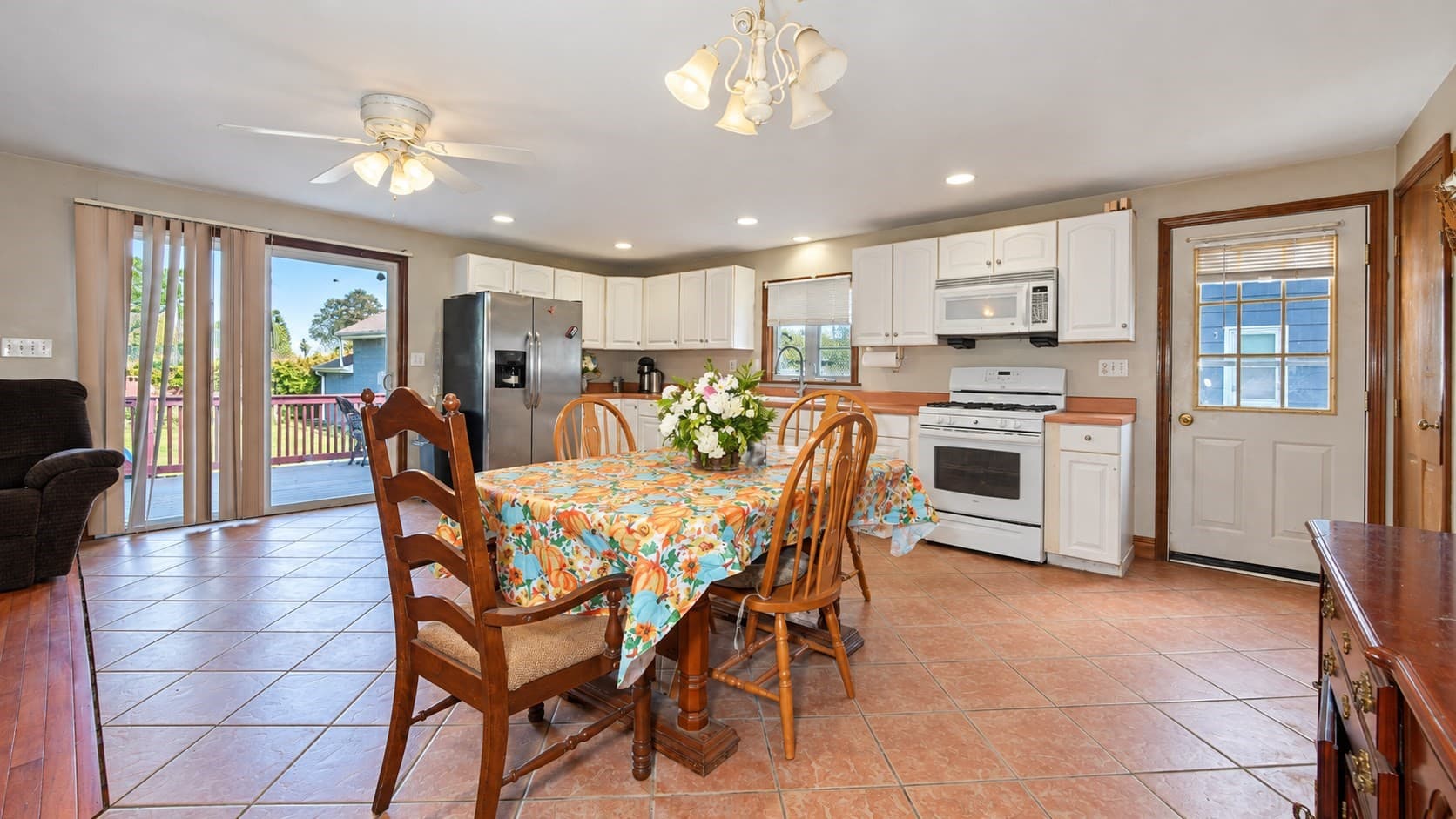 Single Family Residence at 37 Benefit St, Taunton MA 02780, Taunton, photo 10 of 17