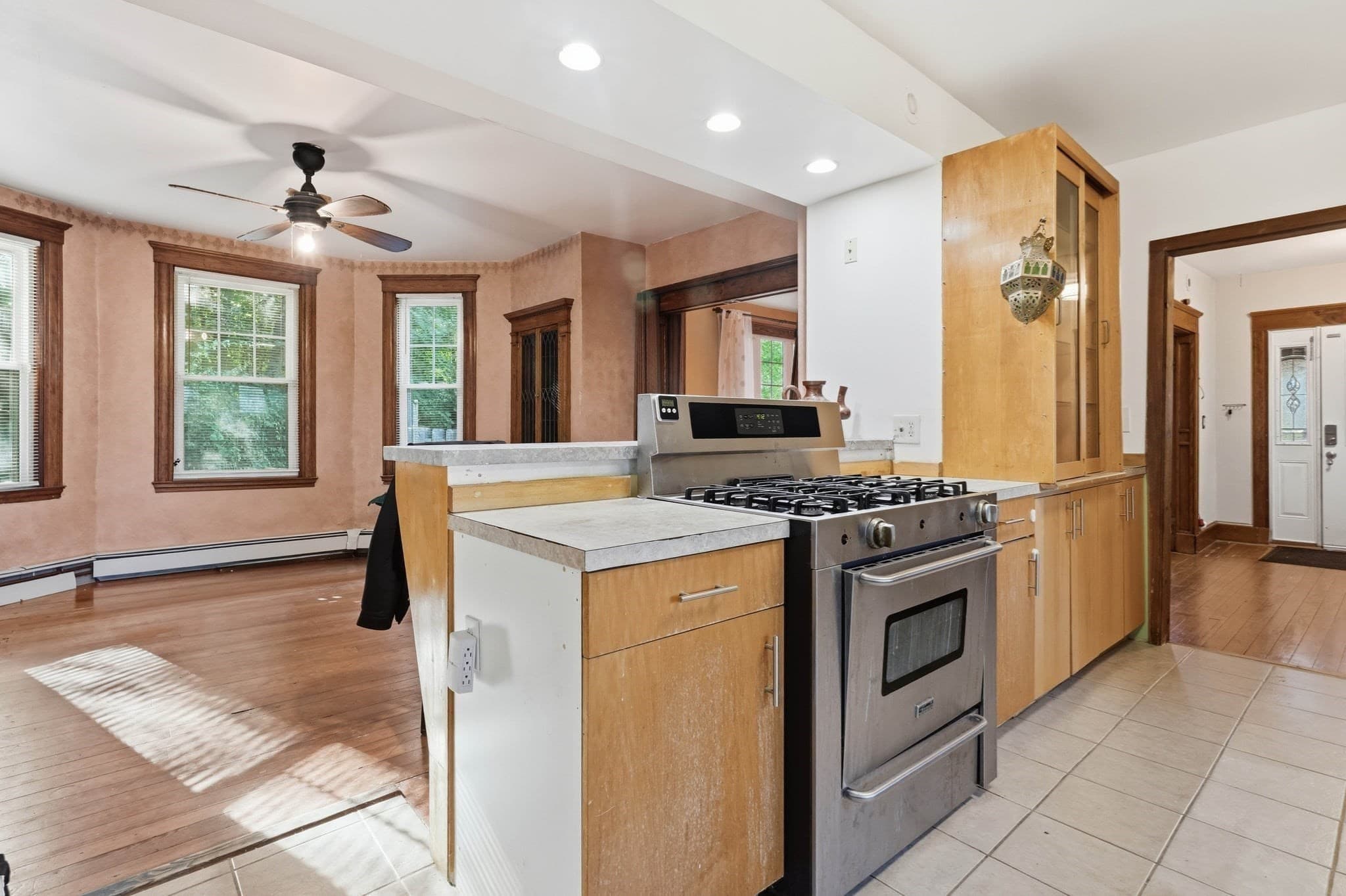 Single Family Residence at 145 Winter St, Saugus MA 01906, Saugus, photo 15 of 39
