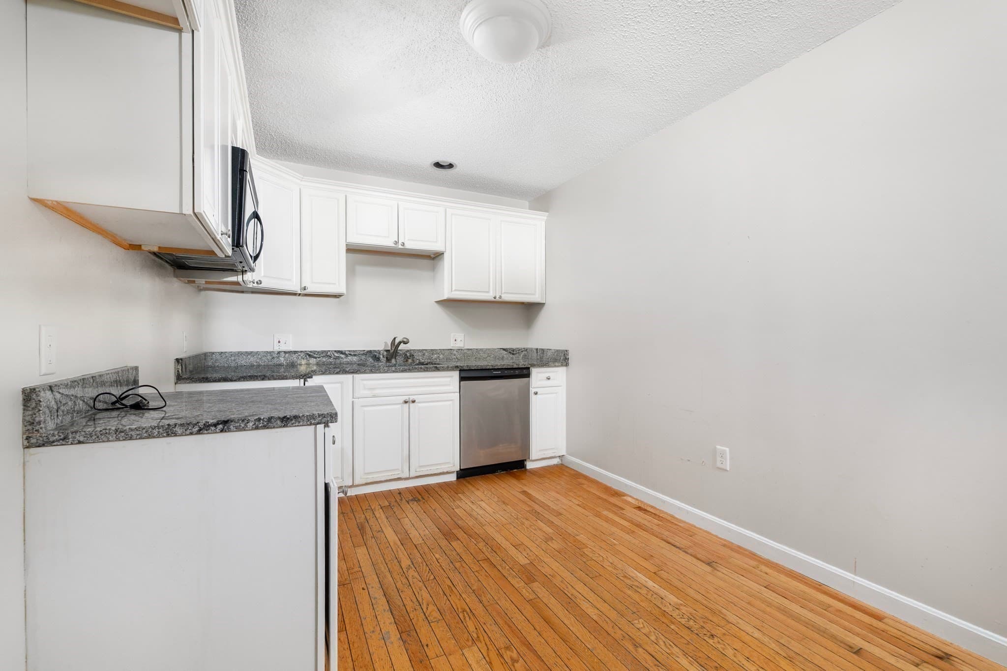 Condominium at 1029 Pleasant St # 9, Worcester MA 01602, Worcester, photo 8 of 18