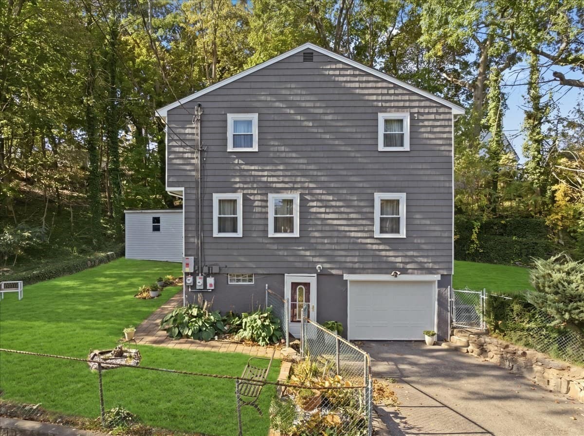 45 Decker St, Milton MA 02186