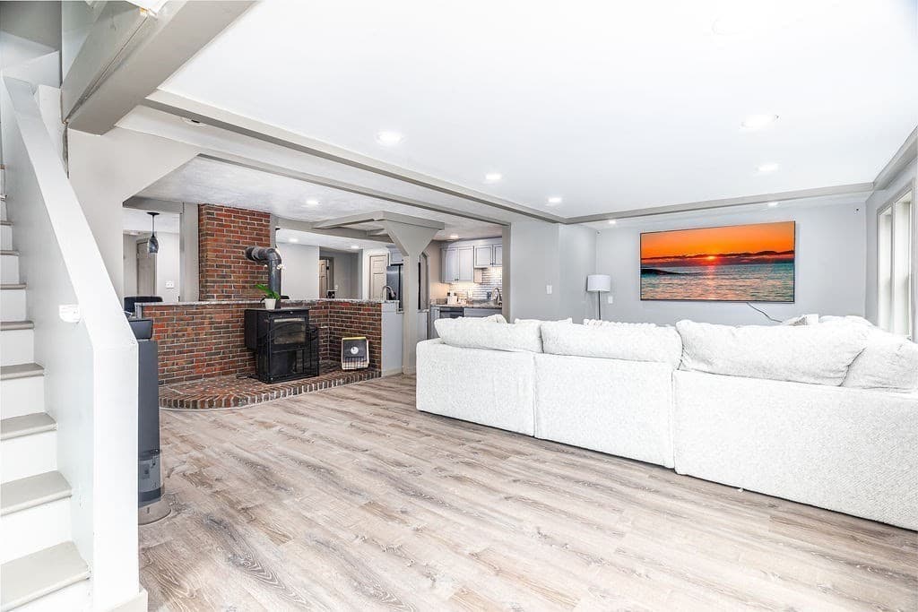 Single Family Residence at 53 Columbia Ave, Lynn MA 01902, Lynn, photo 7 of 35