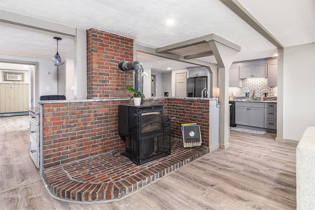 Single Family Residence at 53 Columbia Ave, Lynn MA 01902, Lynn, photo 9 of 35