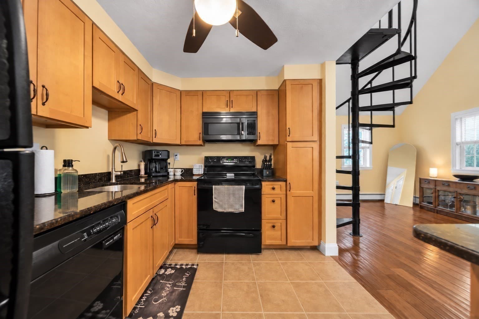 Condominium at 25 Bayberry Dr # 25, Worcester MA 01607, Worcester, photo 5 of 26