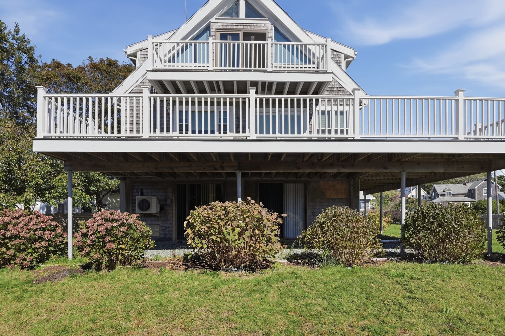 Single Family Residence at 5 Bayview Ave, Fairhaven MA 02719, Fairhaven, photo 2 of 42