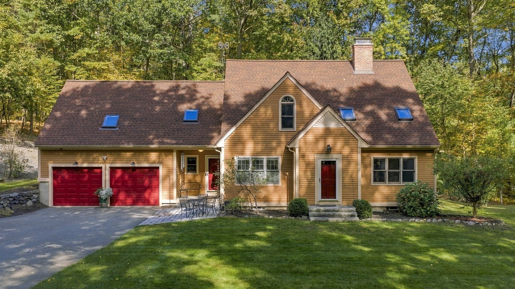 40 Harbor St, Pepperell MA 01463