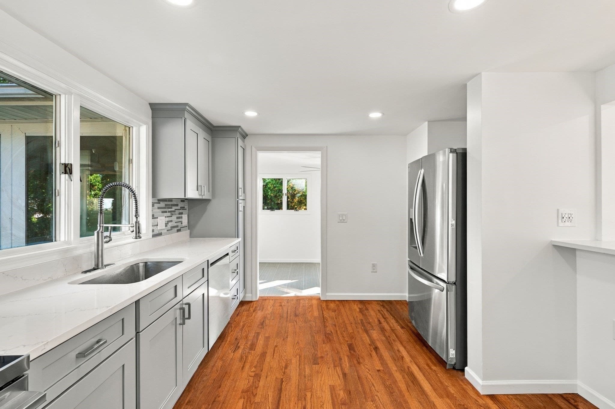 Single Family Residence at 29 Windsor Rd, Beverly MA 01915, Beverly, photo 6 of 38