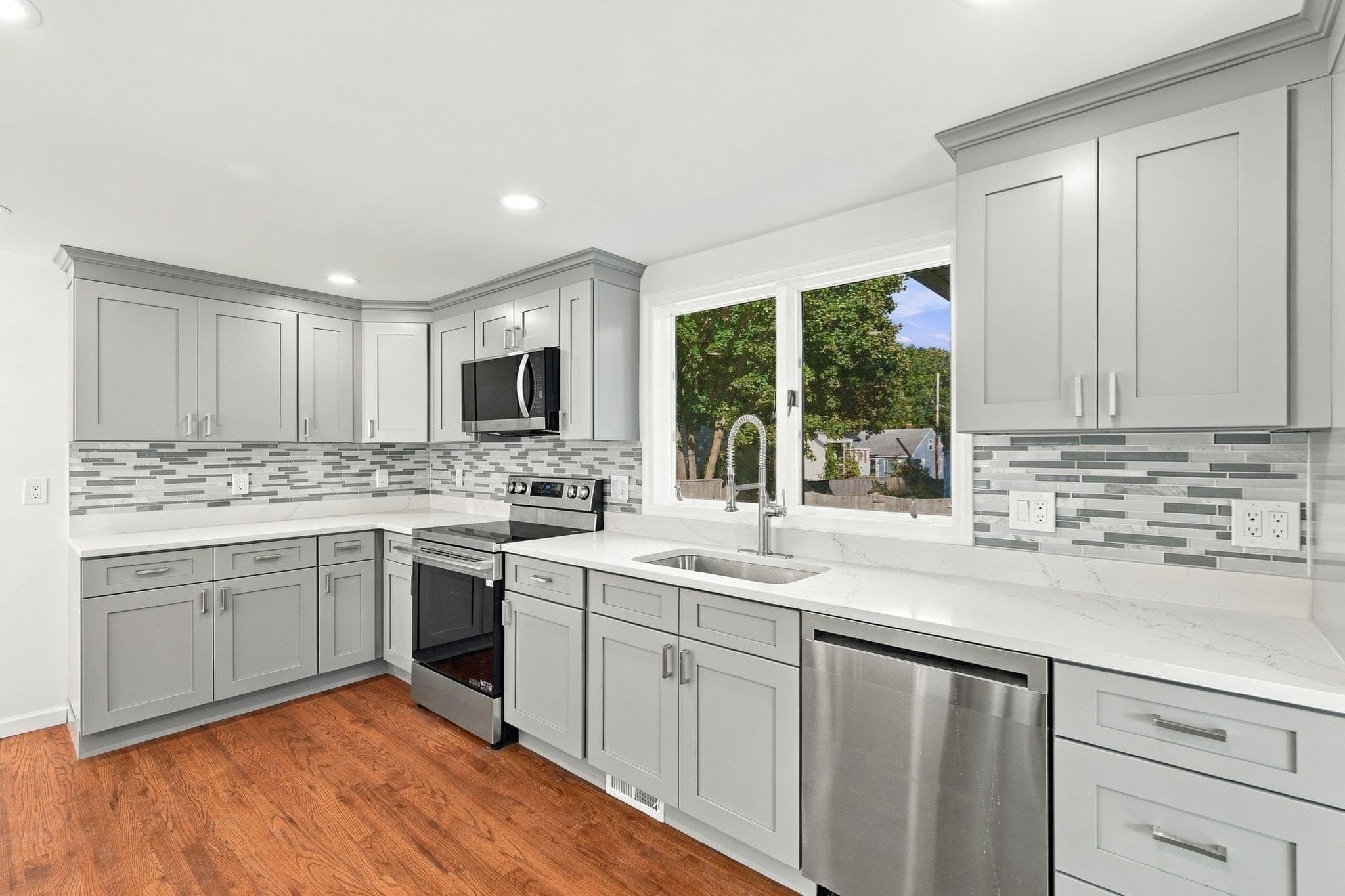 Single Family Residence at 29 Windsor Rd, Beverly MA 01915, Beverly, photo 3 of 38