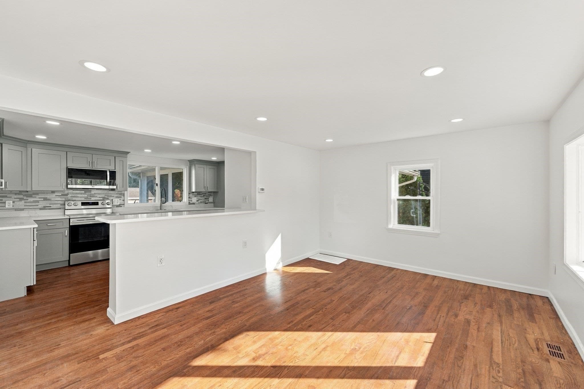 Single Family Residence at 29 Windsor Rd, Beverly MA 01915, Beverly, photo 9 of 38