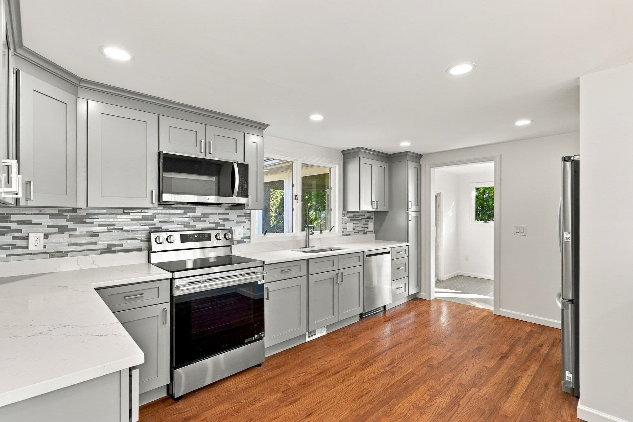 Single Family Residence at 29 Windsor Rd, Beverly MA 01915, Beverly, photo 4 of 38