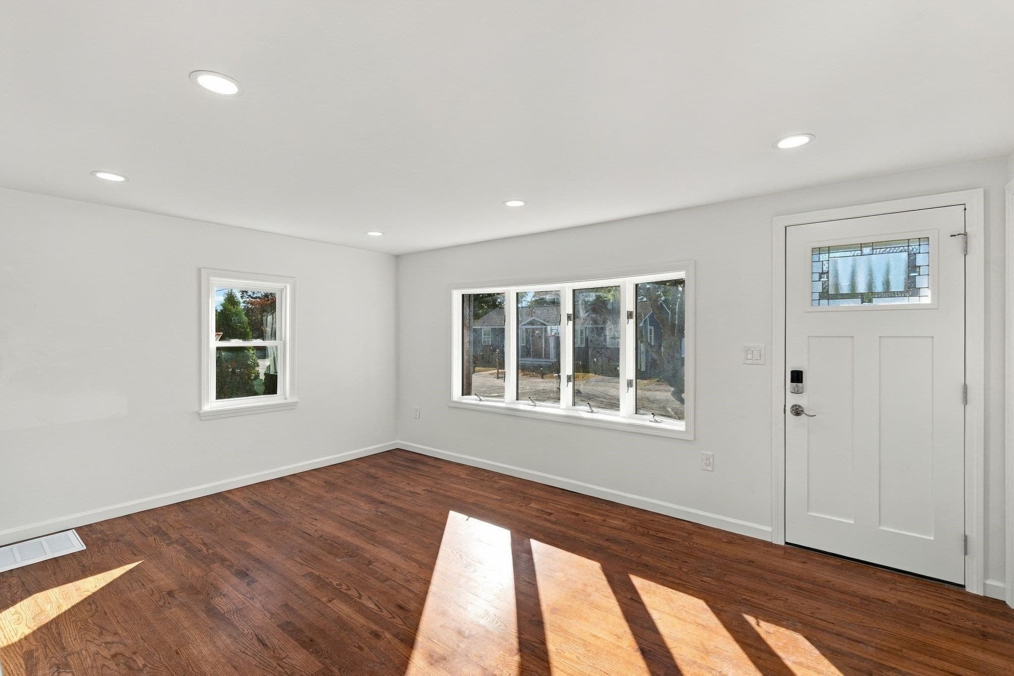 Single Family Residence at 29 Windsor Rd, Beverly MA 01915, Beverly, photo 8 of 38