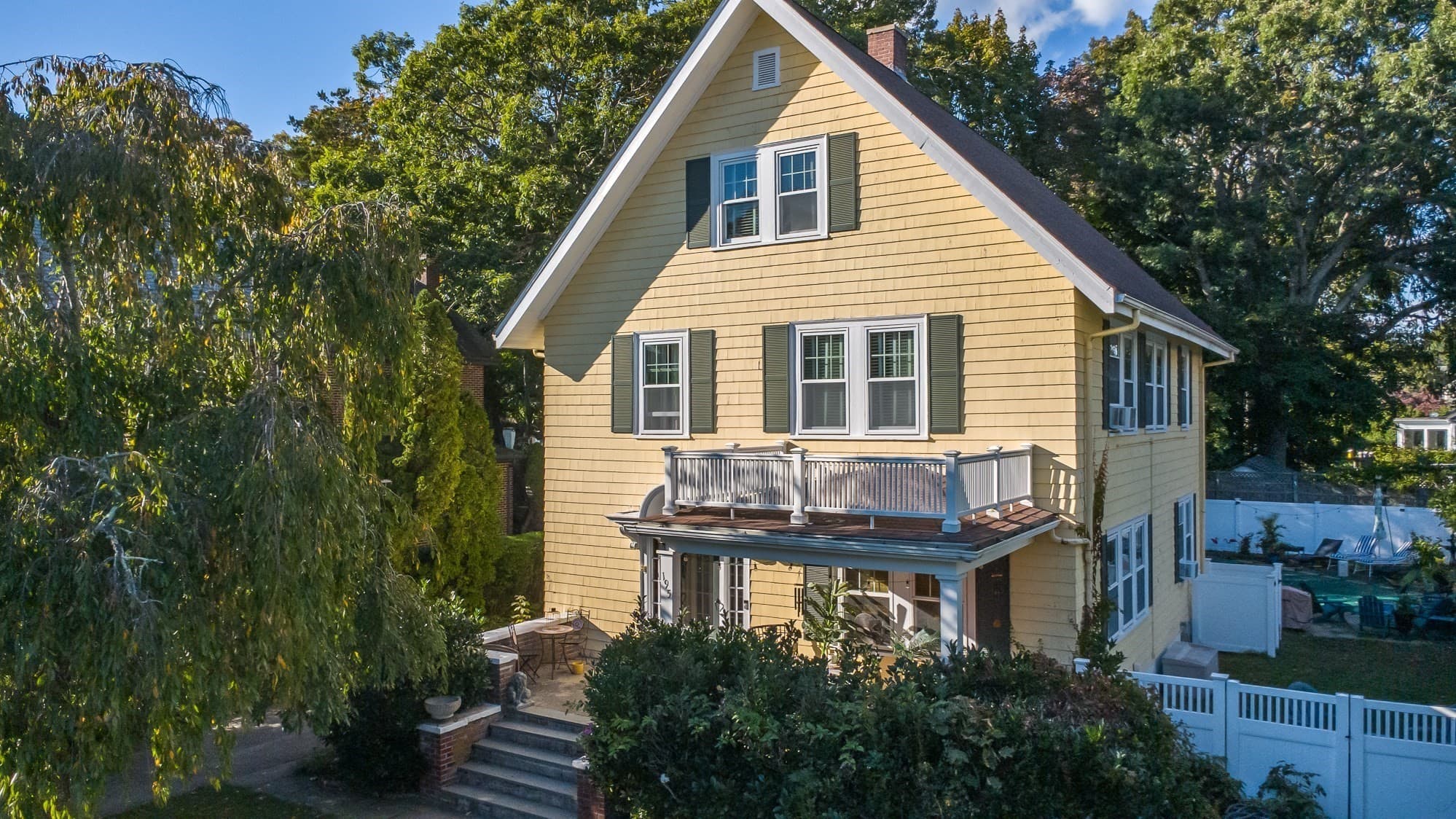 Single Family Residence at 195 Bedford Street, New Bedford MA 02740, New Bedford, photo 2 of 36
