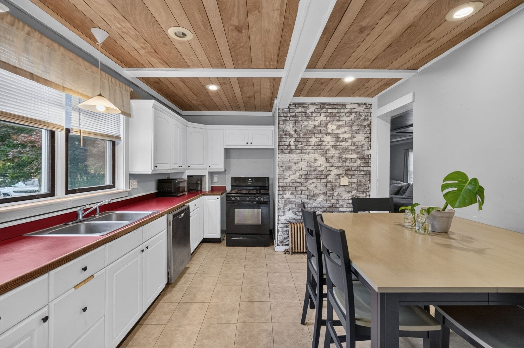Single Family Residence at 7 Garfield St, Acushnet MA 02743, photo 17 of 42