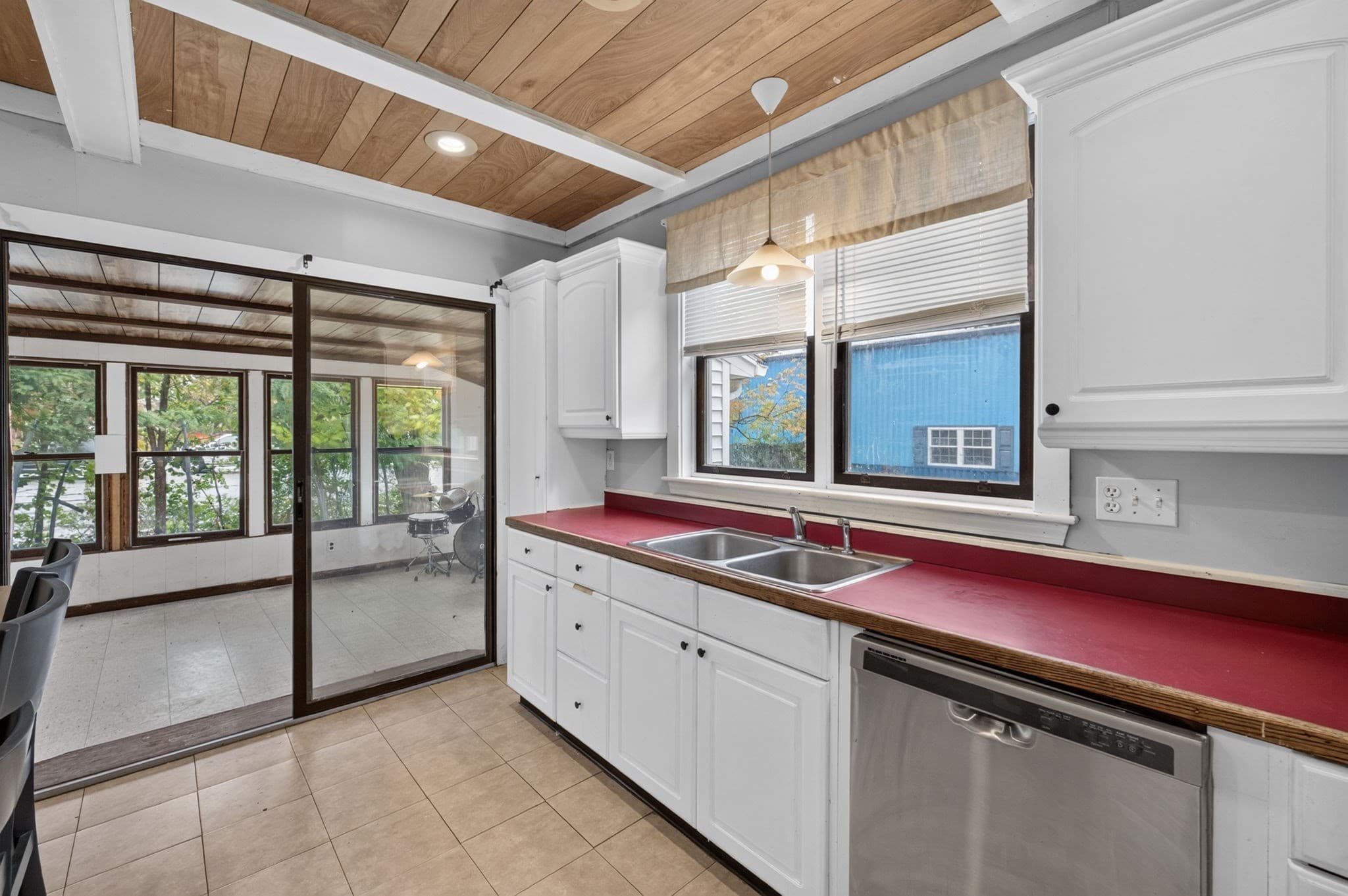 Single Family Residence at 7 Garfield St, Acushnet MA 02743, photo 12 of 42