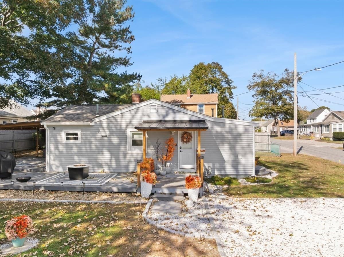 Single Family Residence at 37 Sidney Ave, Swansea MA 02777, Swansea, photo 2 of 25