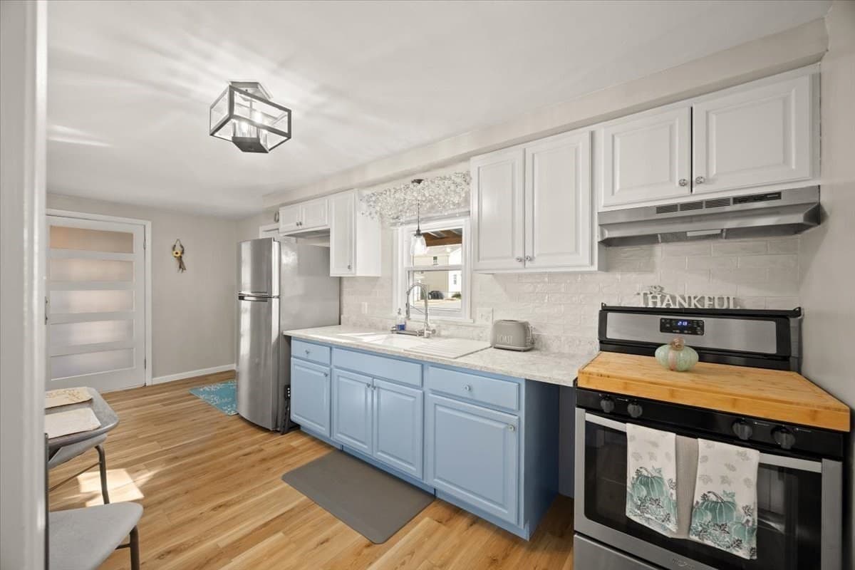 Single Family Residence at 37 Sidney Ave, Swansea MA 02777, Swansea, photo 9 of 25