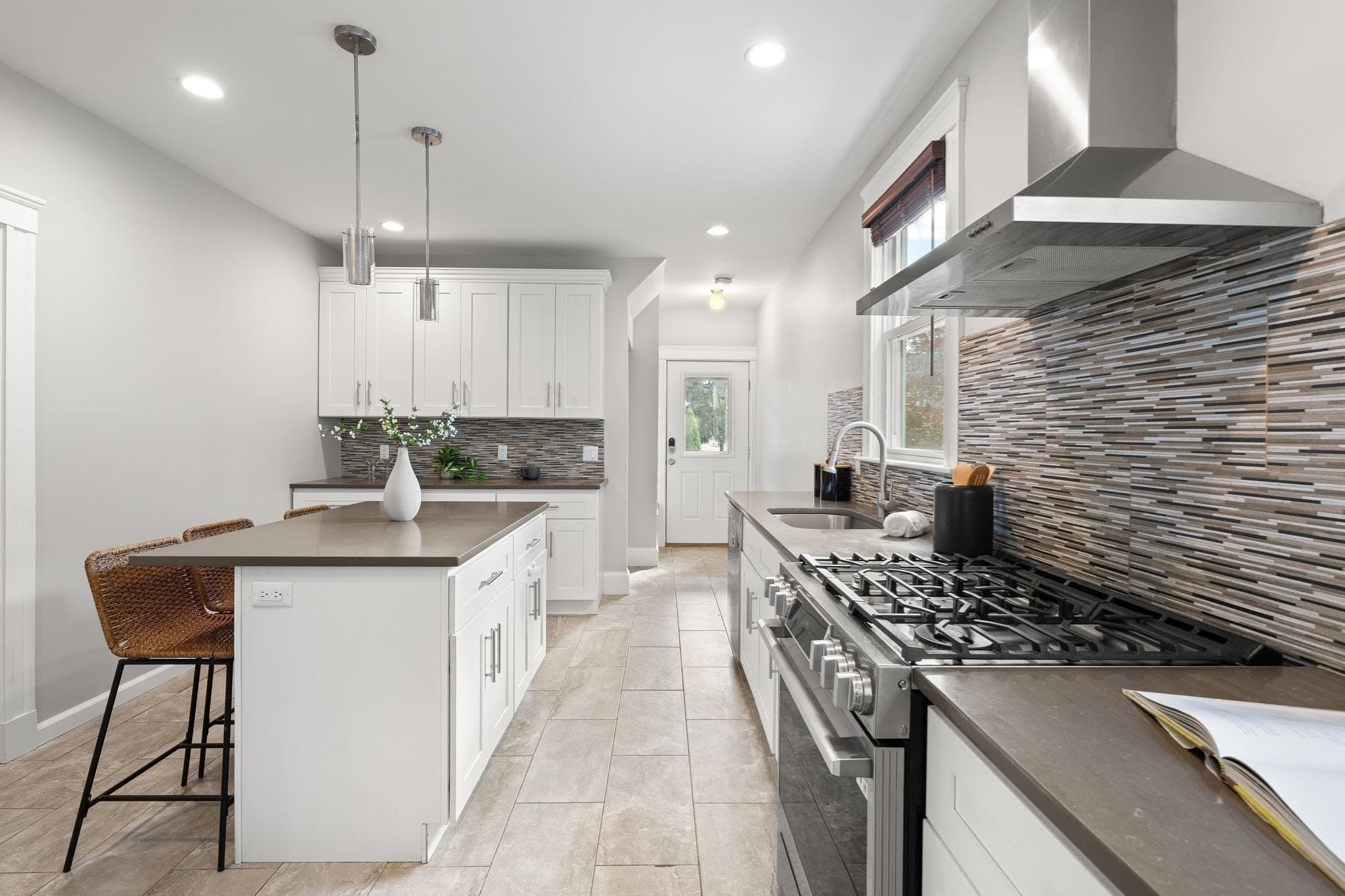 Condominium at 580 High Street # 1, Medford MA 02155, Medford, photo 12 of 42