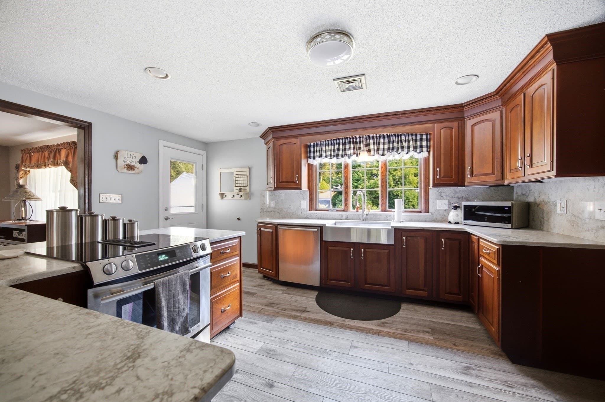 Single Family Residence at 363 Loomis St, Westfield MA 01085, Westfield, photo 8 of 42