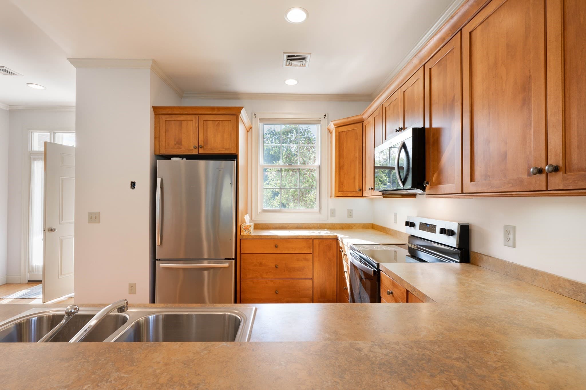 Condominium at 359 Main St # 7A, Easthampton MA 01027, Easthampton, photo 11 of 26