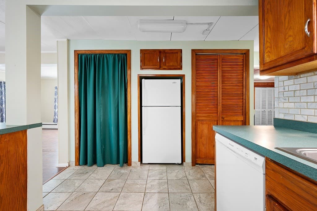 Single Family Residence at 32 Tyson Rd, Worcester MA 01606, Worcester, photo 17 of 30