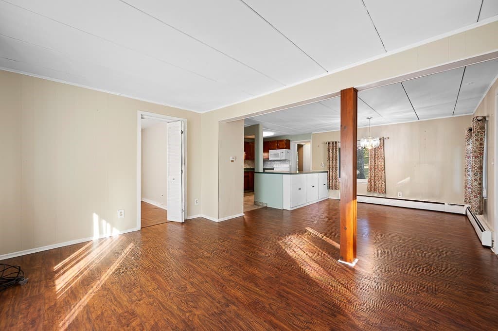 Single Family Residence at 32 Tyson Rd, Worcester MA 01606, Worcester, photo 9 of 30