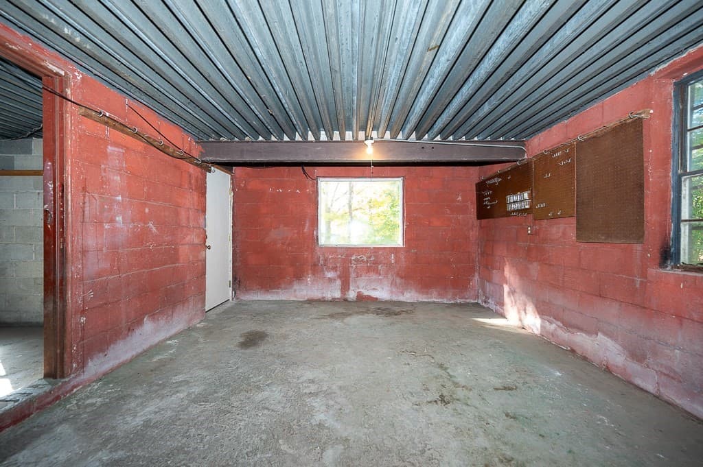 Single Family Residence at 32 Tyson Rd, Worcester MA 01606, Worcester, photo 29 of 30