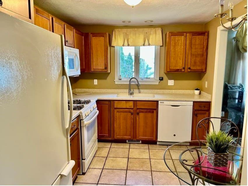 Condominium at 28 Windward # 28, Mashpee MA 02649, Mashpee, photo 8 of 32