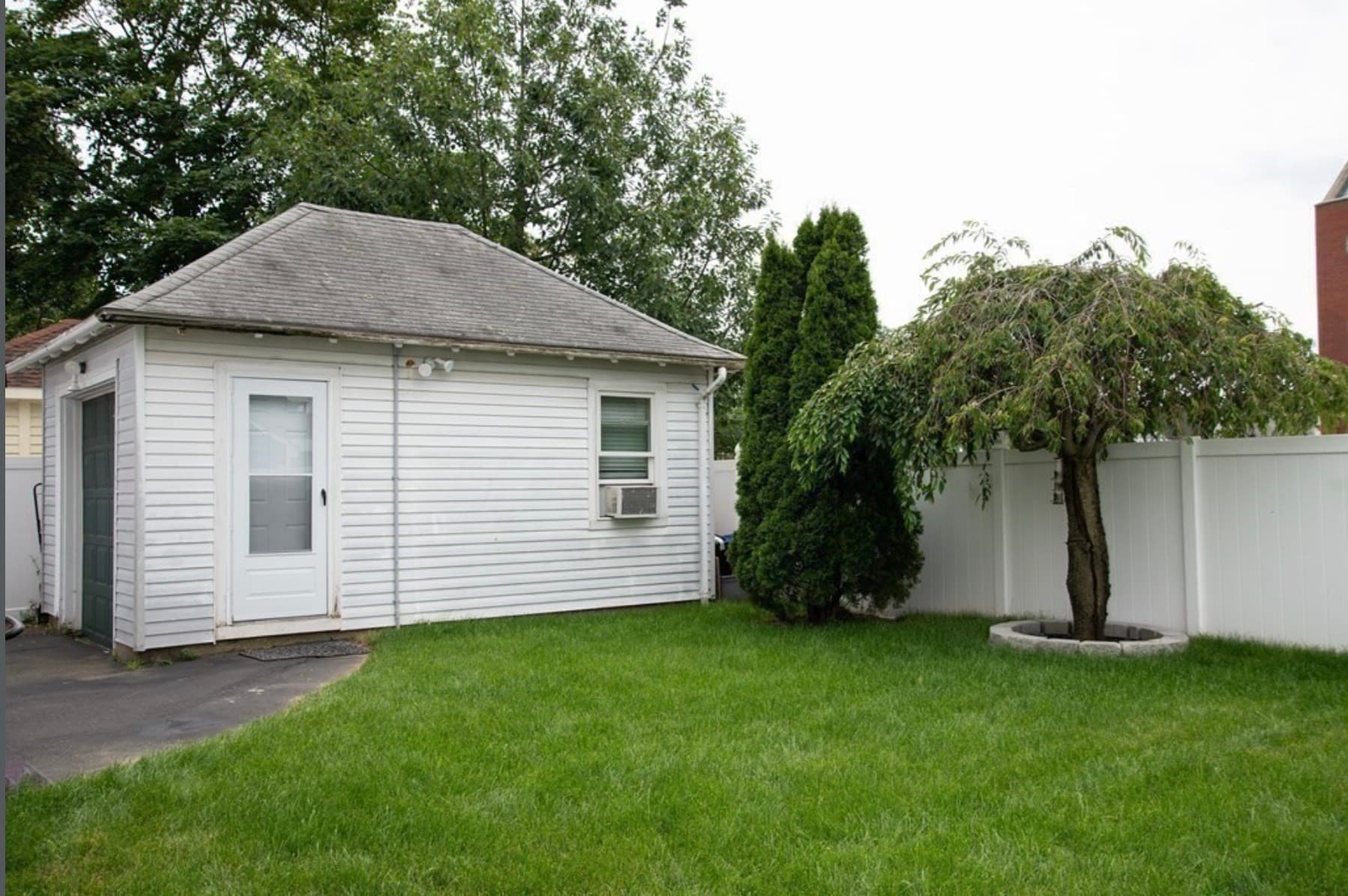 Single Family Residence at 8 Lake Ave, Lynn MA 01904, Lynn, photo 3 of 12