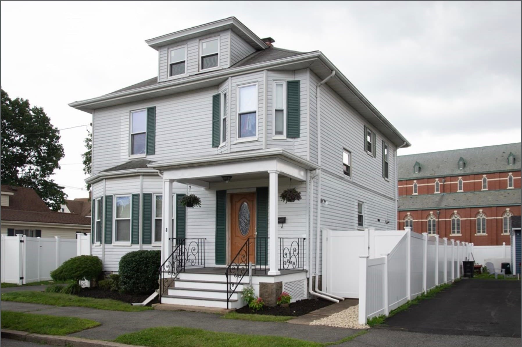 8 Lake Ave, Lynn MA 01904