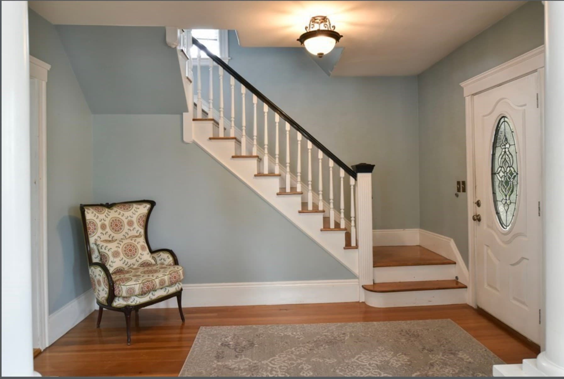 Single Family Residence at 8 Lake Ave, Lynn MA 01904, Lynn, photo 9 of 12
