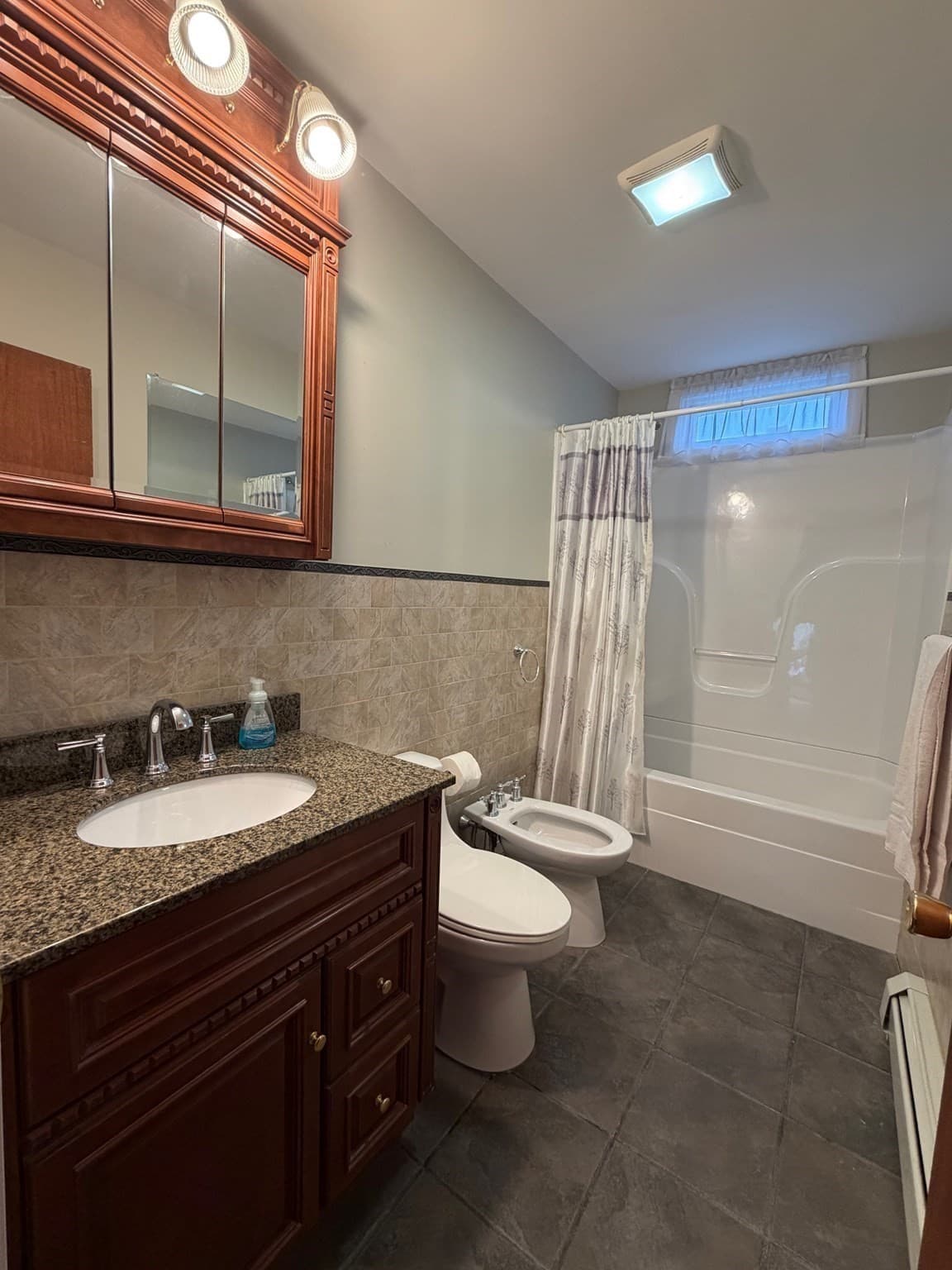 Single Family Residence at 366 Conduit St, New Bedford MA 02745, New Bedford, photo 7 of 19