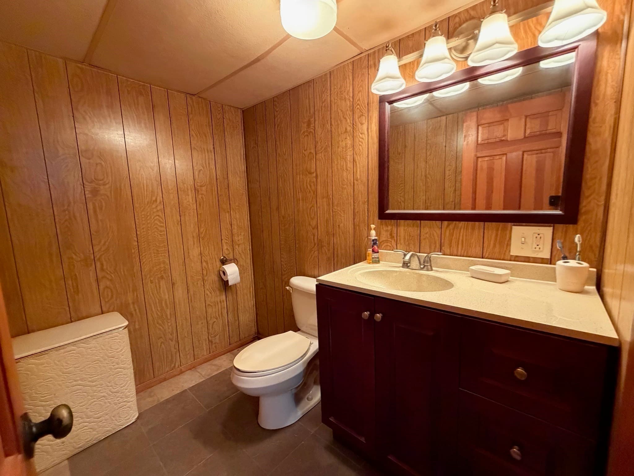 Single Family Residence at 366 Conduit St, New Bedford MA 02745, New Bedford, photo 14 of 19