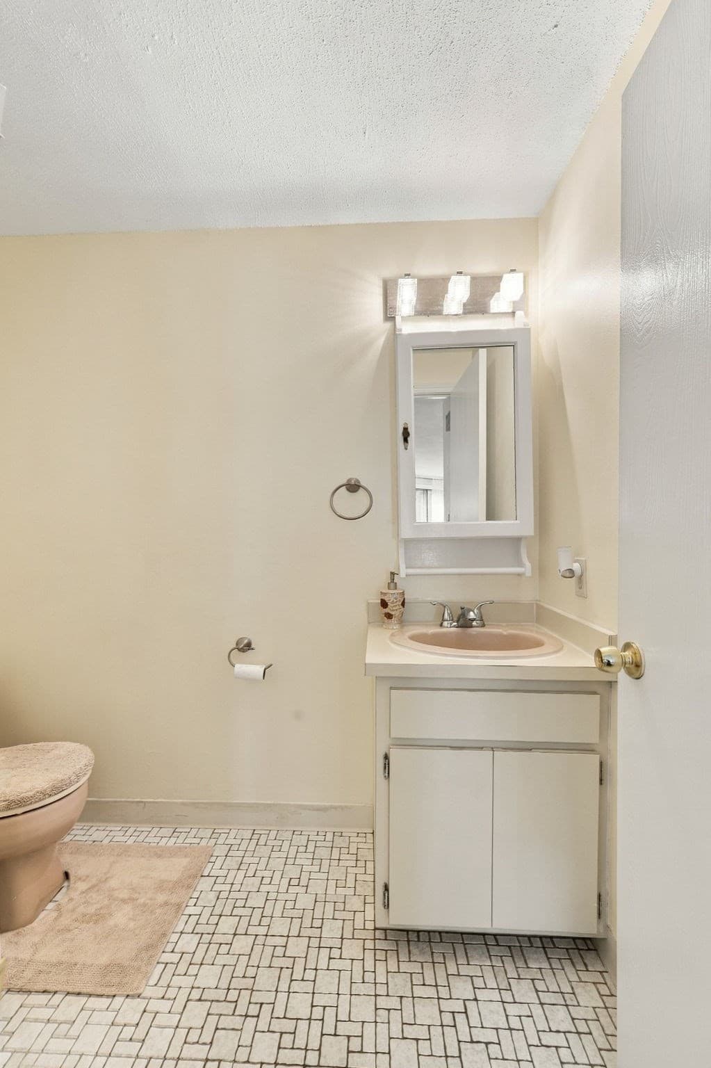 Condominium at 161 Leland Farm Rd # 161, Ashland MA 01721, Ashland, photo 14 of 42