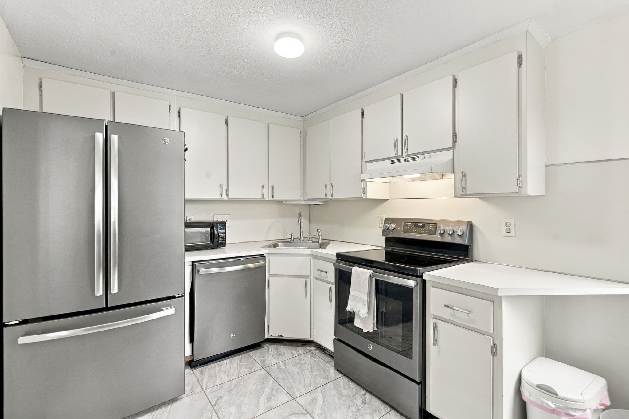 Condominium at 161 Leland Farm Rd # 161, Ashland MA 01721, Ashland, photo 8 of 42