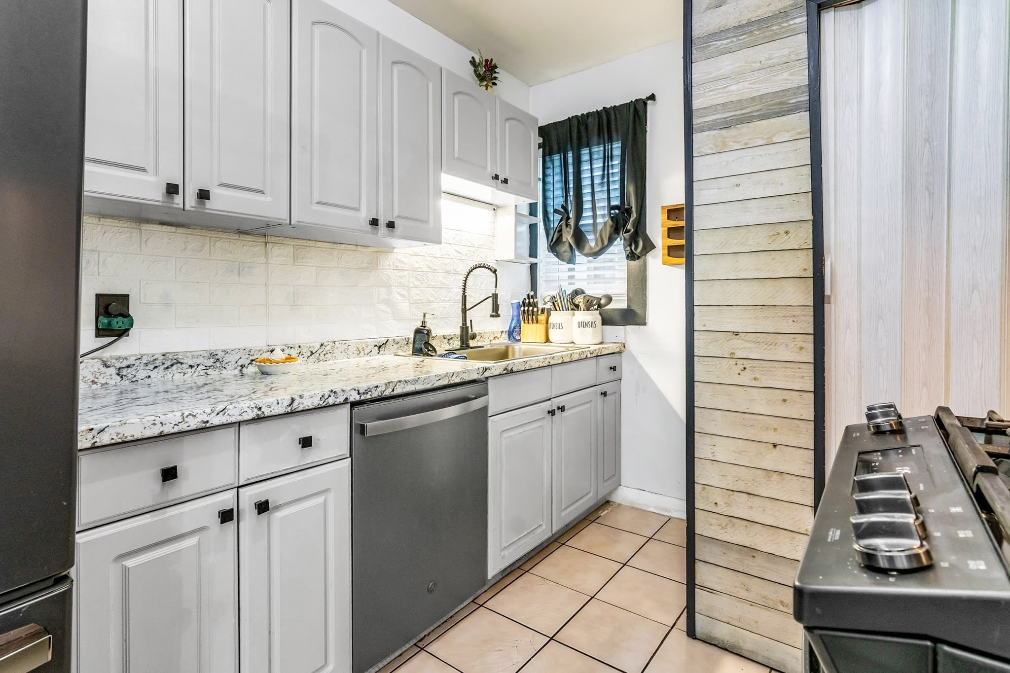 Single Family Residence at 215 Ferry St, Lawrence MA 01841, Lawrence, photo 17 of 35