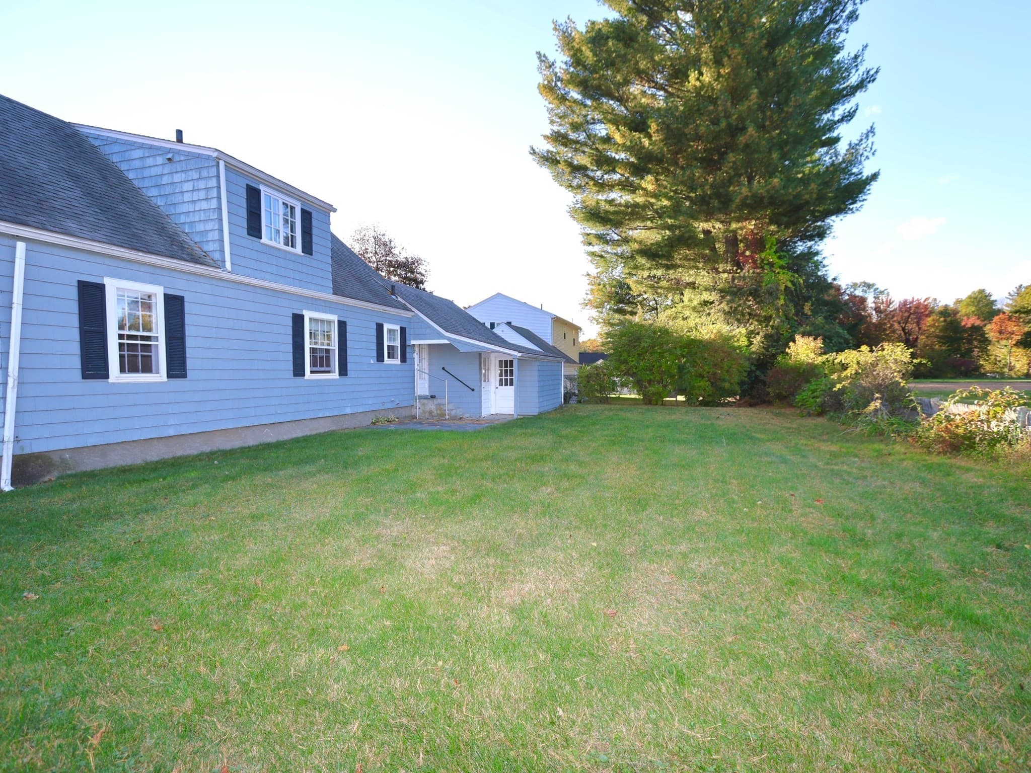Single Family Residence at 6 Rochelle St, Worcester MA 01606, Worcester, photo 12 of 12