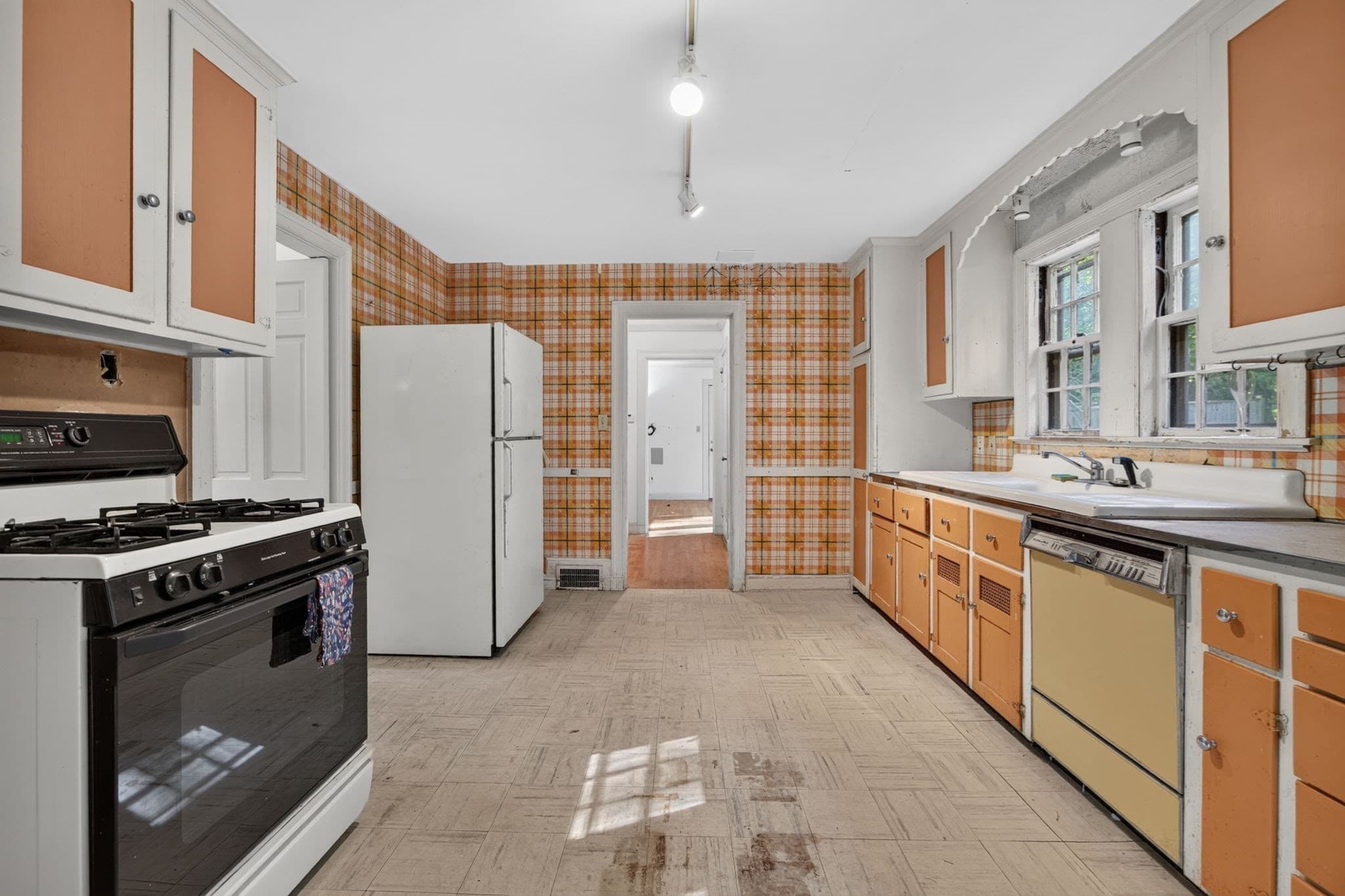 Single Family Residence at 26 Fairfax St, Newton MA 02465, Newton, photo 12 of 32