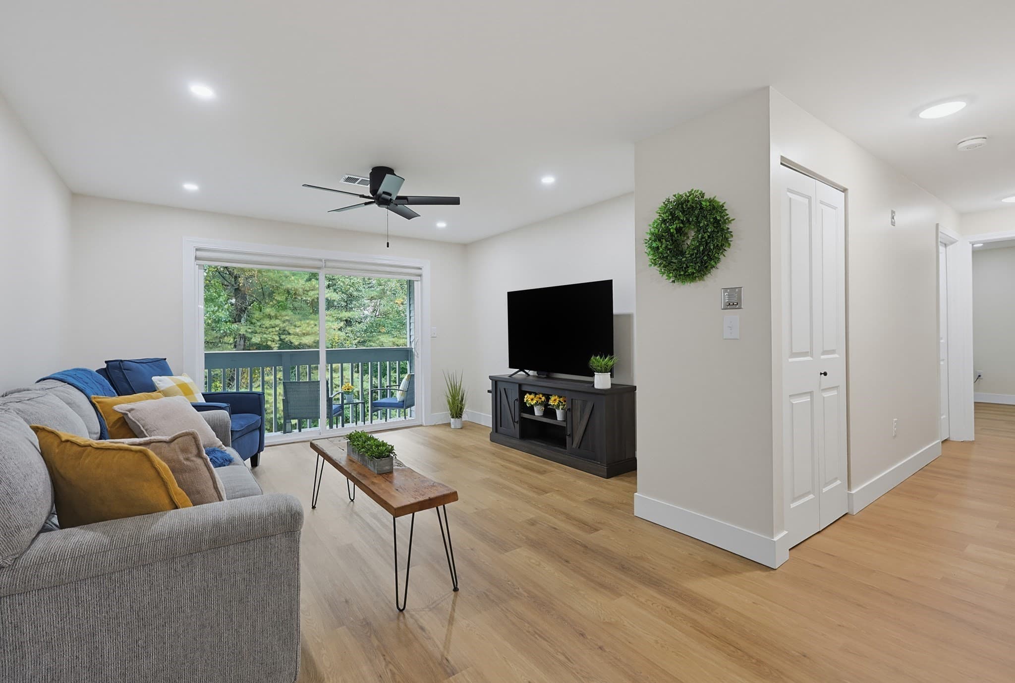 Condominium at 811 Franklin Crossing Rd # 811, Franklin MA 02038, Franklin, photo 7 of 39