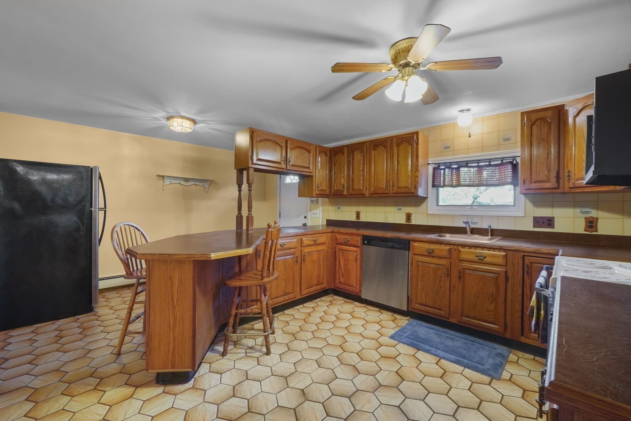 Single Family Residence at 45 Norman Avenue, Taunton MA 02780, Taunton, photo 4 of 39