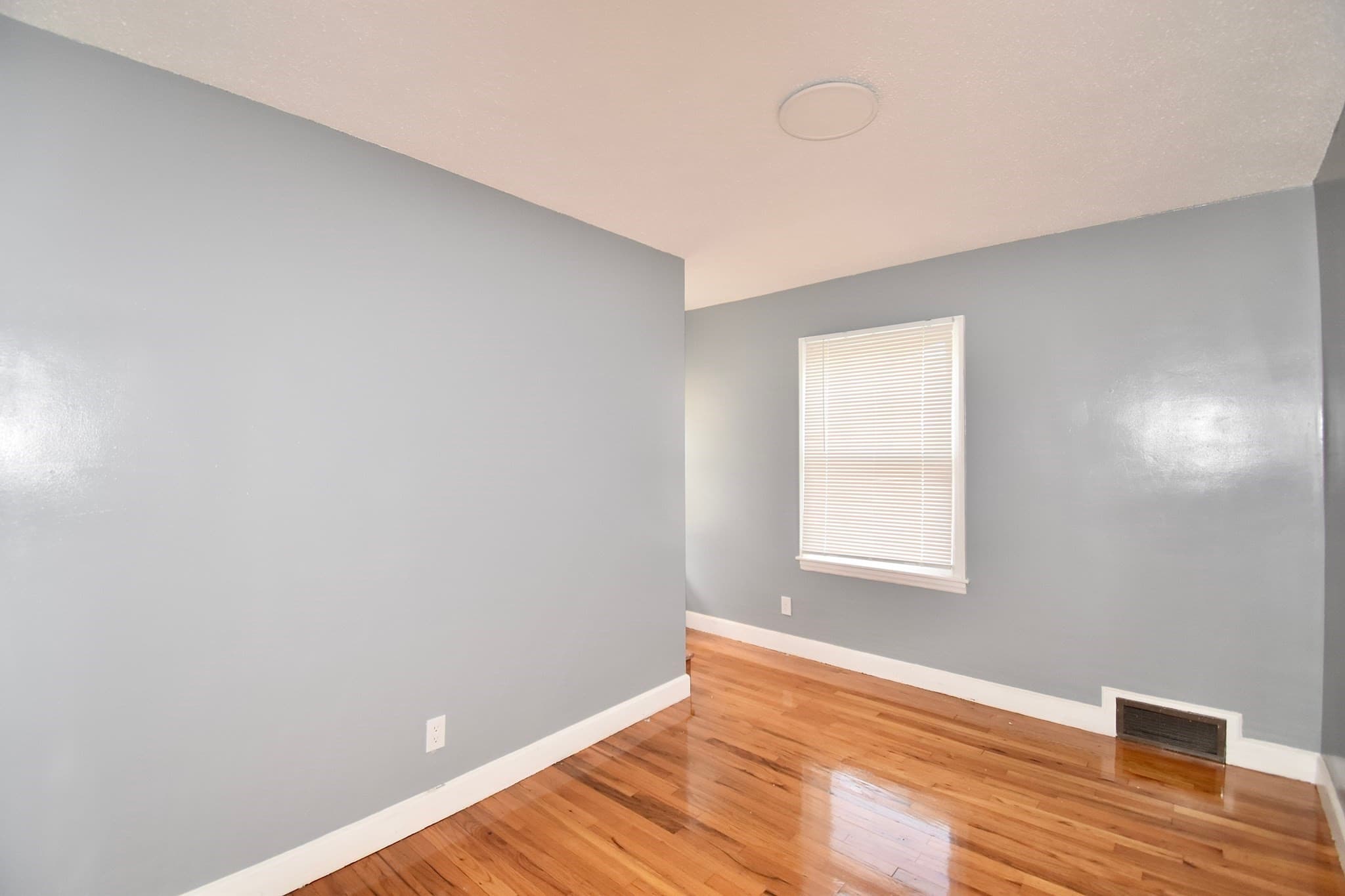 Single Family Residence at 95 Kingsley St, Springfield MA 01104, Springfield, photo 17 of 26