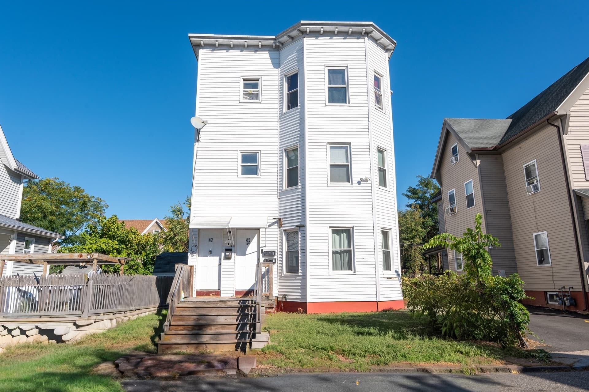 Apartment at 47 Beech Street # 2, Springfield MA 01105, photo 2 of 18