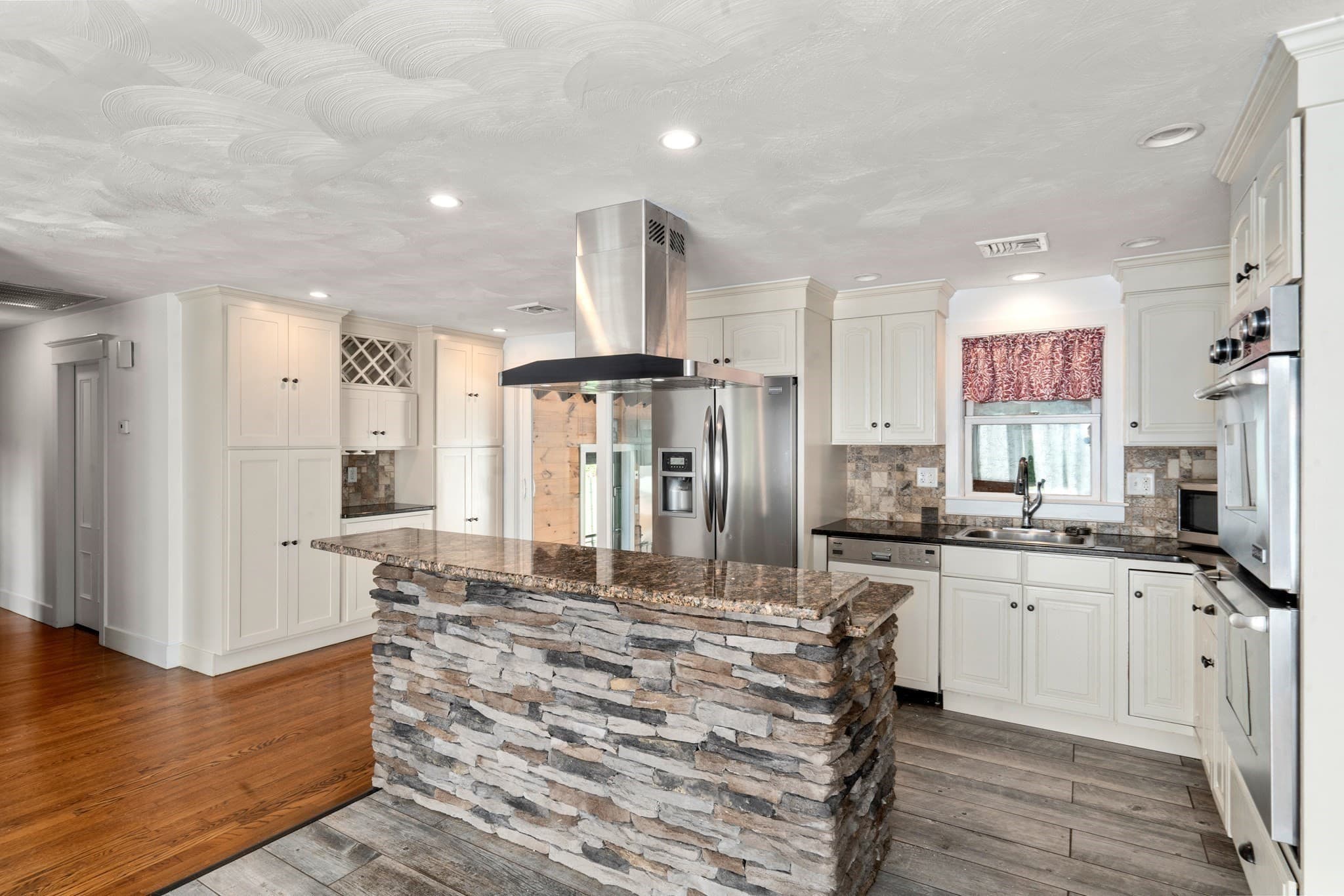 Single Family Residence at 95 Dean St, Raynham MA 02767, Raynham, photo 2 of 18