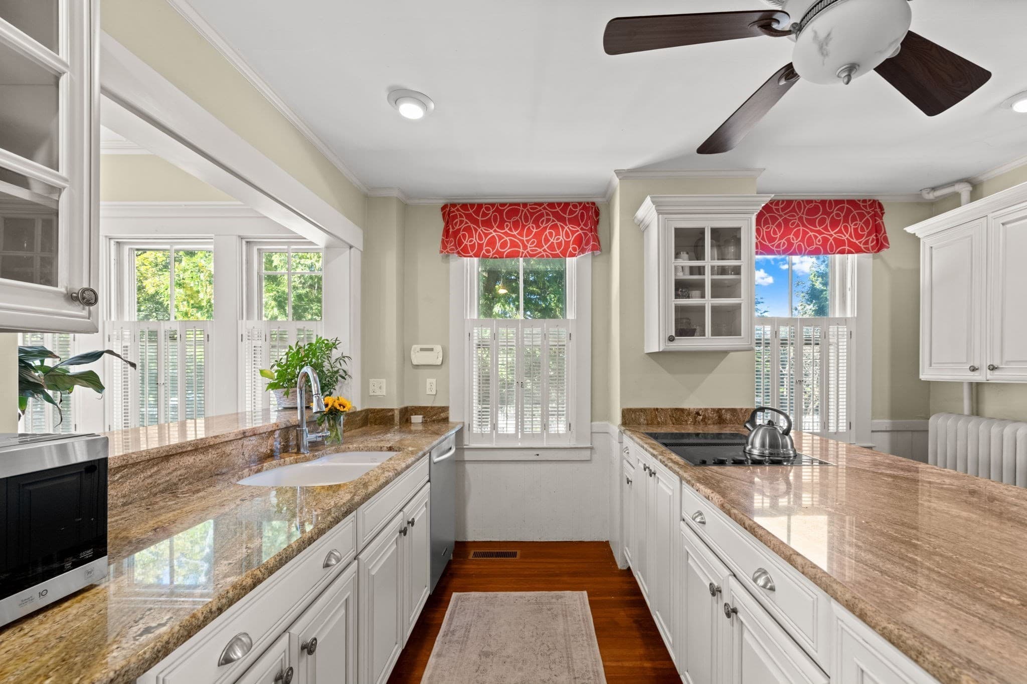 Single Family Residence at 117 Cottage St, New Bedford MA 02740, New Bedford, photo 13 of 42