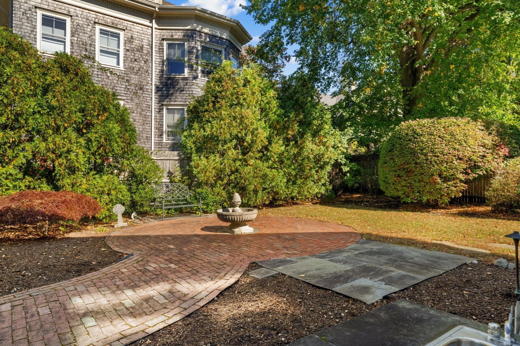 Single Family Residence at 117 Cottage St, New Bedford MA 02740, New Bedford, photo 38 of 42