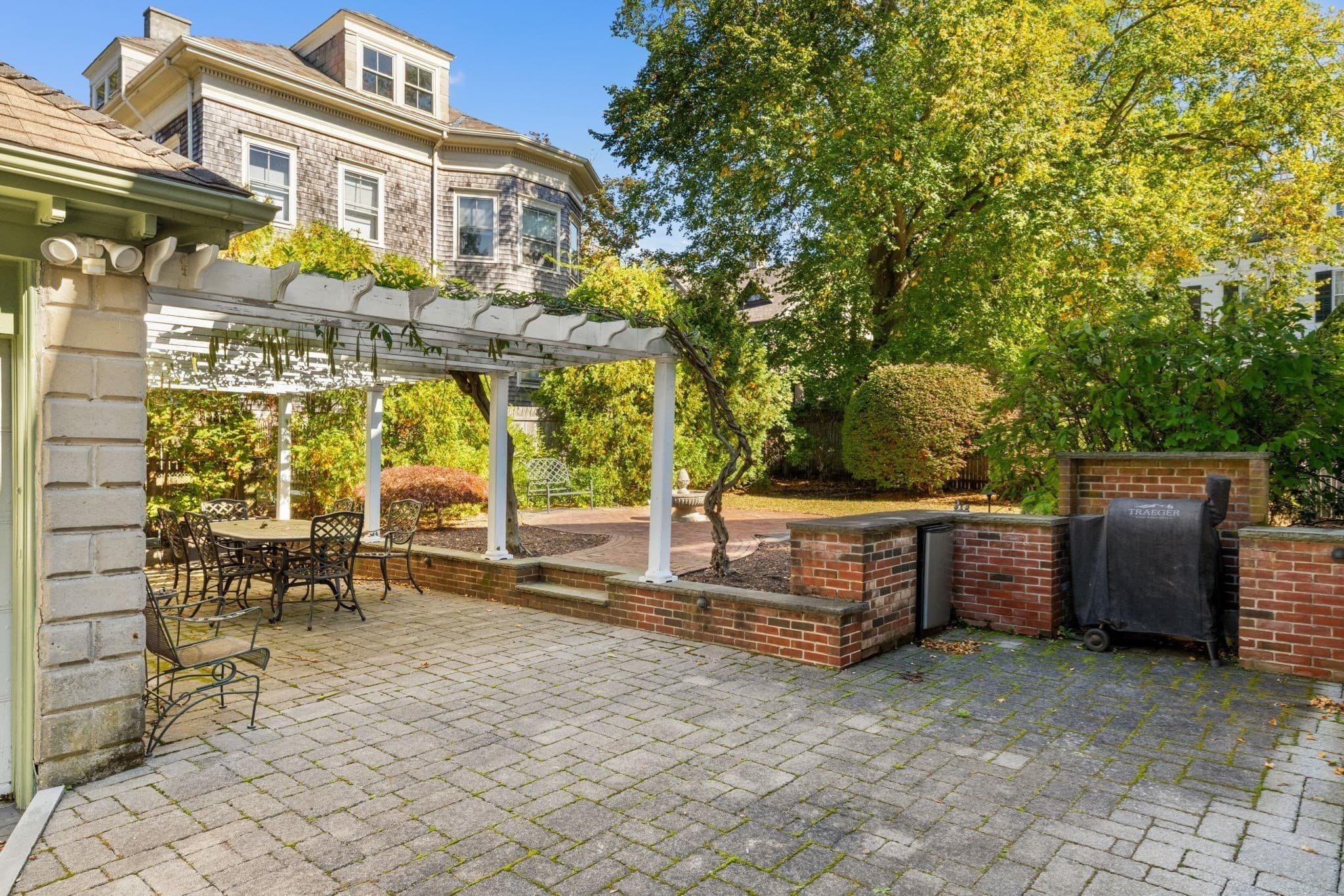 Single Family Residence at 117 Cottage St, New Bedford MA 02740, New Bedford, photo 41 of 42