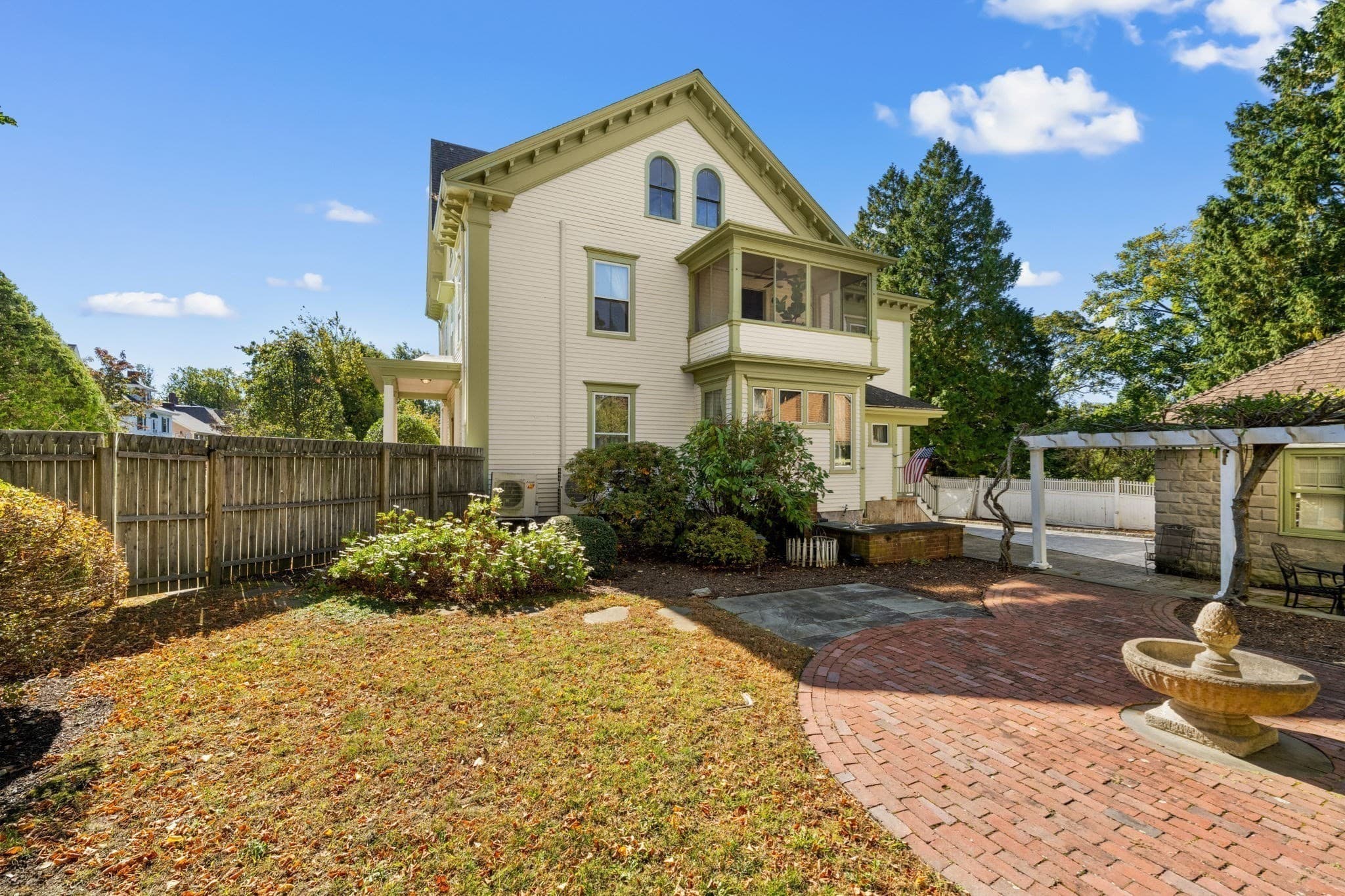 Single Family Residence at 117 Cottage St, New Bedford MA 02740, New Bedford, photo 39 of 42