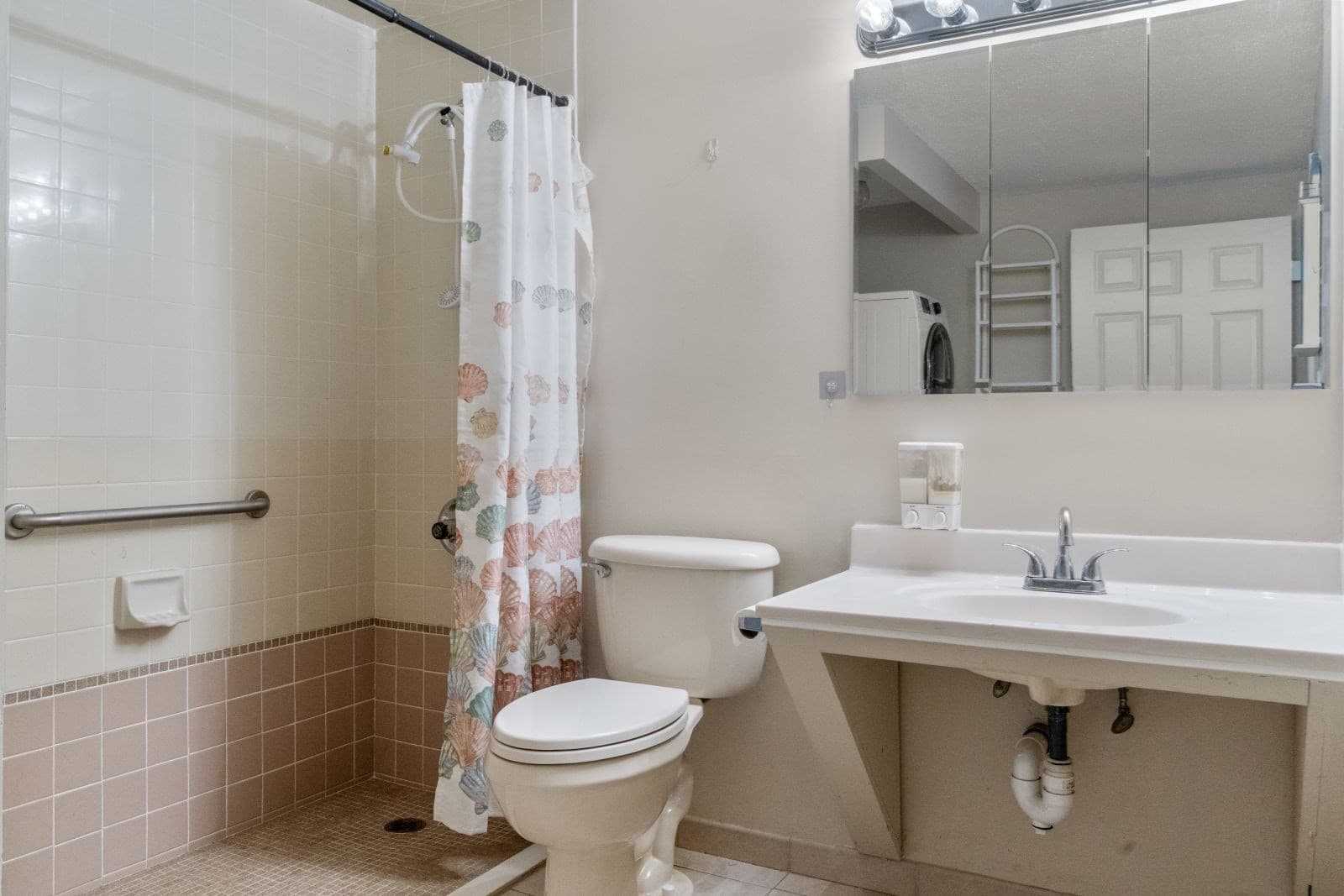 Condominium at 22 Ninth Street # 102, Medford MA 02155, photo 17 of 31