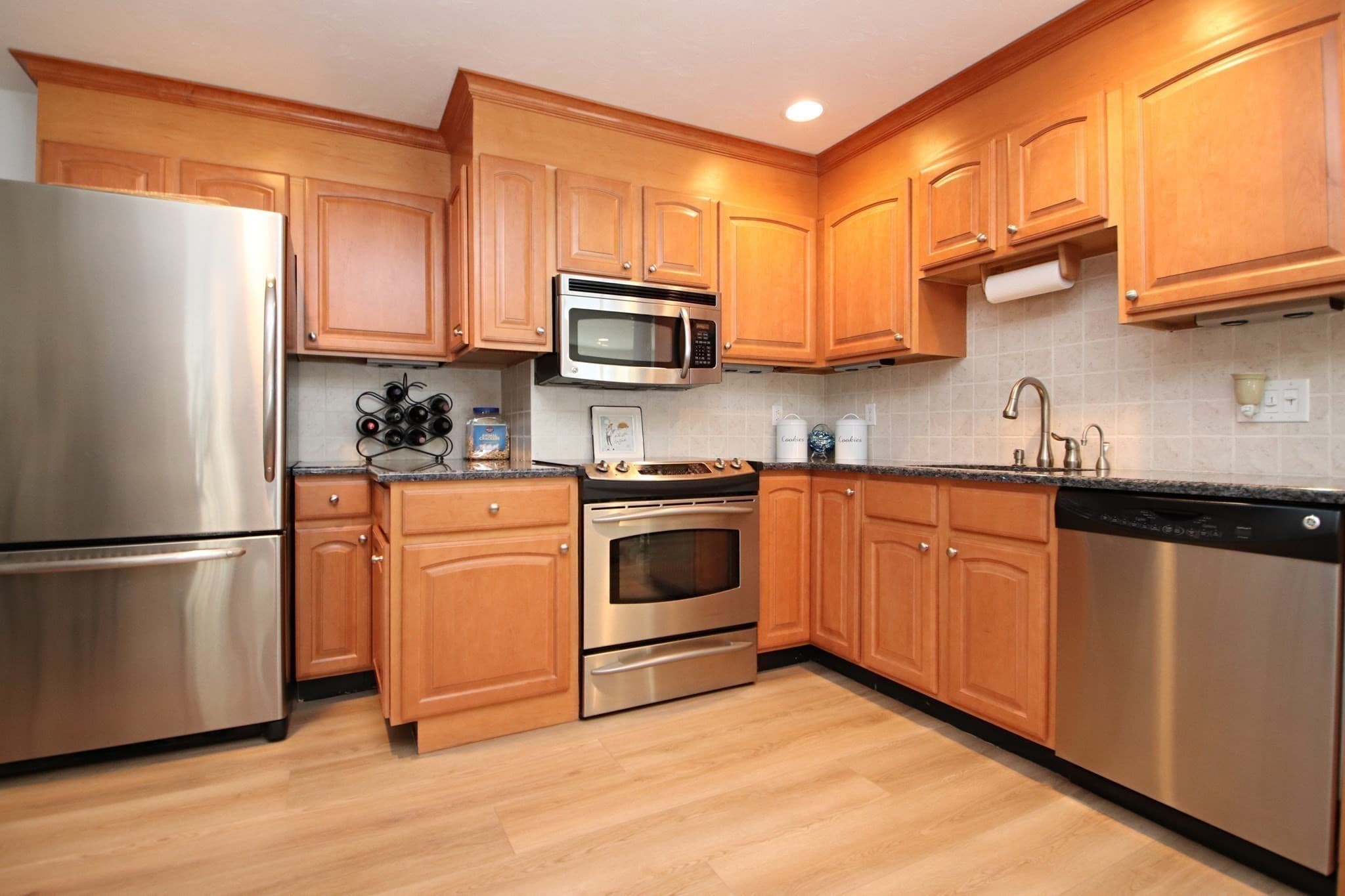 Single Family Residence at 33 Sanders Drive, Saugus MA 01906, Saugus, photo 34 of 42