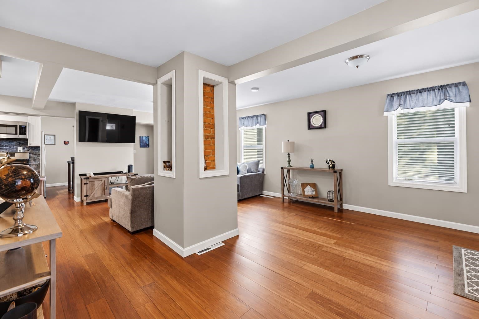 Single Family Residence at 1227 Old Plainville Rd, New Bedford MA 02745, New Bedford, photo 12 of 32