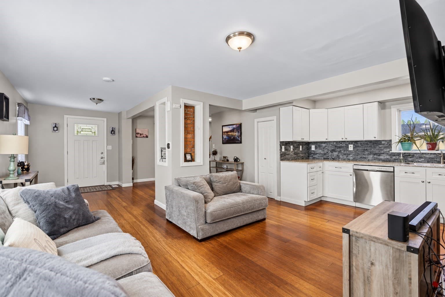 Single Family Residence at 1227 Old Plainville Rd, New Bedford MA 02745, New Bedford, photo 7 of 32