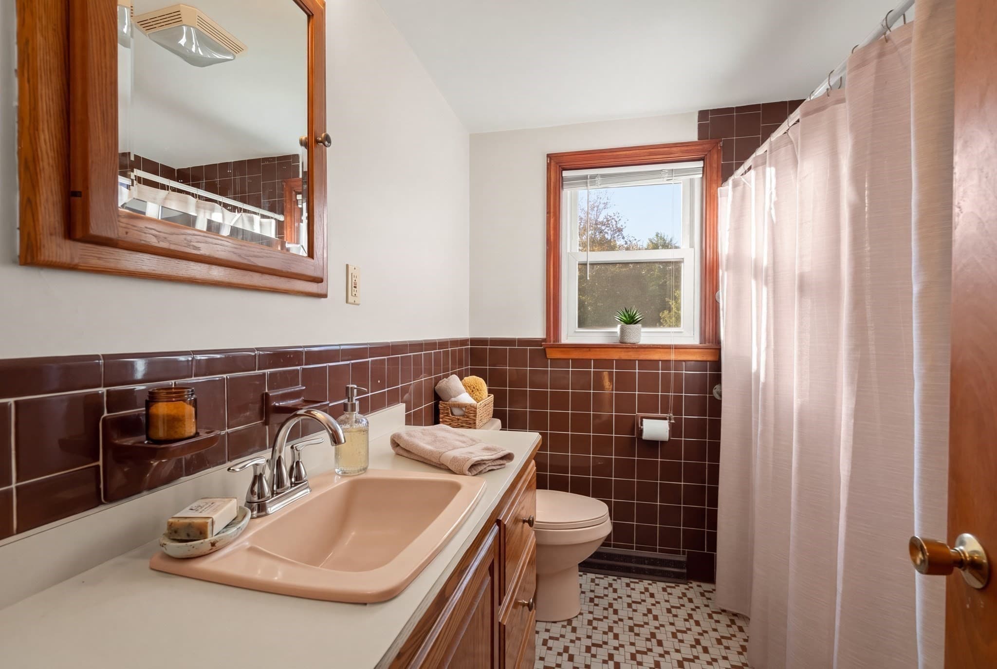 Single Family Residence at 32 Nichols Ave, Avon MA 02322, Avon, photo 17 of 40
